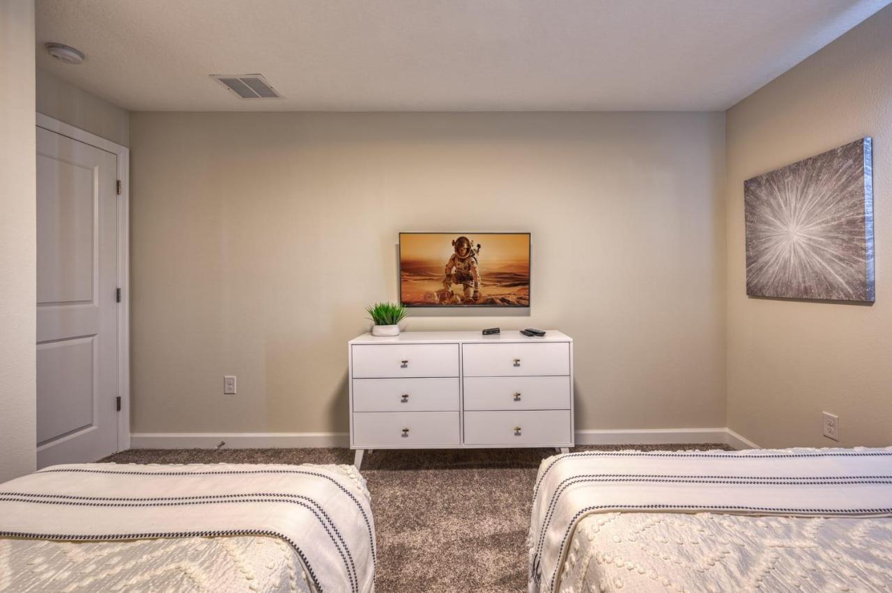 Awesome Home With Private Pool Near Disneyキシミー エクステリア 写真